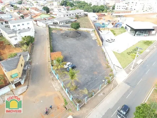Terreno com 1327m², à venda, no bairro Maracananzinho em Anápolis