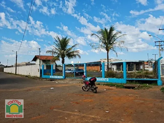 Terreno com 1327m², à venda, no bairro Maracananzinho em Anápolis