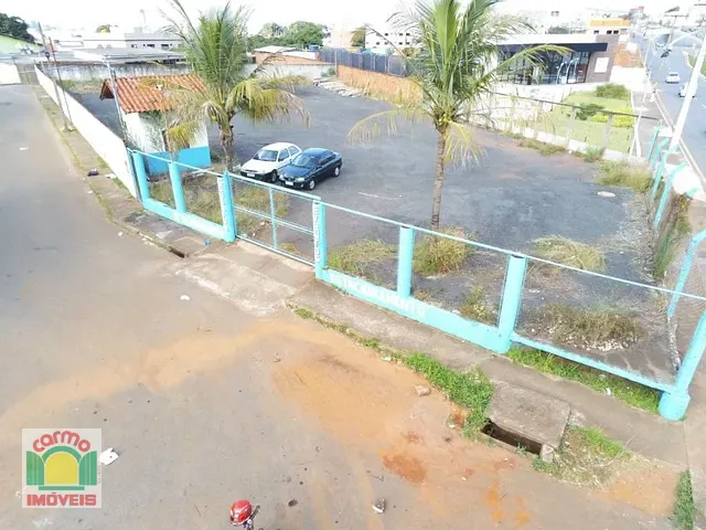 Terreno com 1327m², à venda, no bairro Maracananzinho em Anápolis