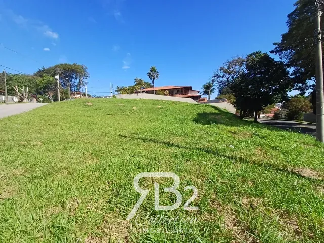 Terreno com 949m², à venda, no bairro Marambaia em Vinhedo