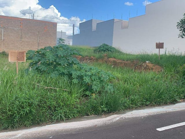 Terreno com 200m², à venda, no bairro Esplanada Primo Meneghetti em Franca