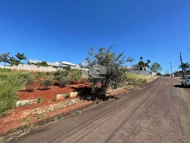 Terreno com 548m², à venda, no bairro JARDIM VALE VERDE em Rolândia