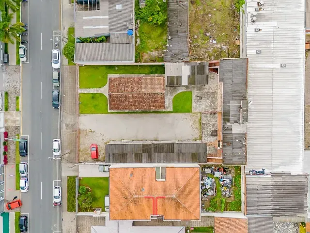 Terreno com 960m², à venda, no bairro Capão Raso em Curitiba