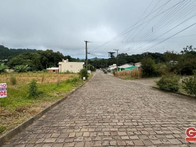 Terreno com 375m², à venda, no bairro Loteamento Carnevalli em Nova Prata
