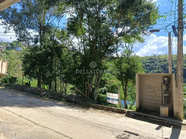 Terreno com 270m², à venda, no bairro Jardim Salaco em Teresópolis