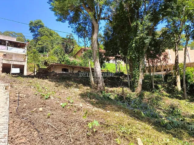 Terreno com 270m², à venda, no bairro Jardim Salaco em Teresópolis