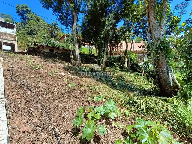Terreno com 270m², à venda, no bairro Jardim Salaco em Teresópolis