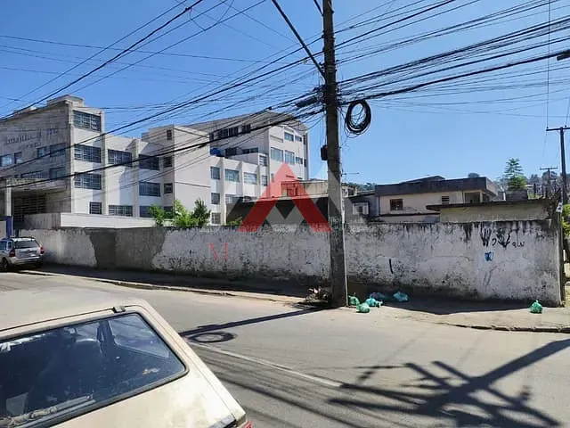 Terreno com 900m², à venda, no bairro Rocha em São Gonçalo
