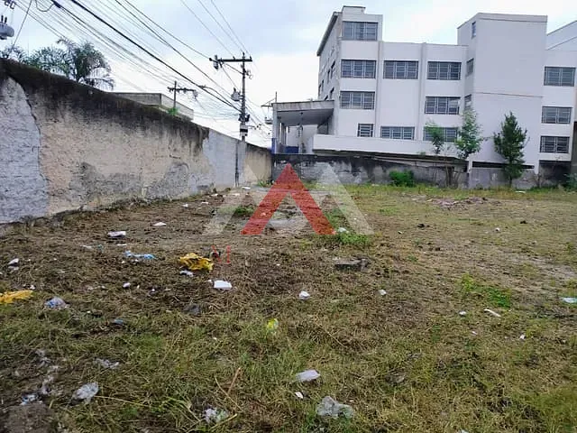 Terreno com 900m², à venda, no bairro Rocha em São Gonçalo