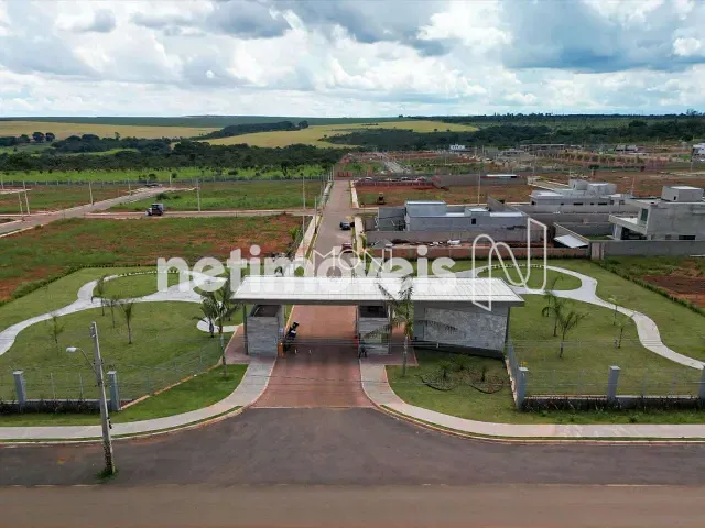 Terreno com 869m², à venda, no bairro Setor Habitacional Tororó (Santa Maria) em Brasília