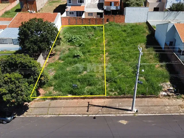 Terreno com 360m², à venda, no bairro Jardim Aeroporto em Botucatu