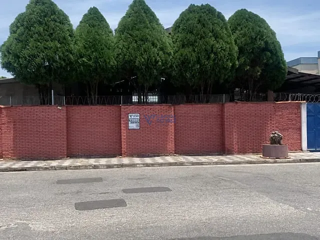 Terreno com 2200m², à venda, no bairro Parque São Luís em Taubaté