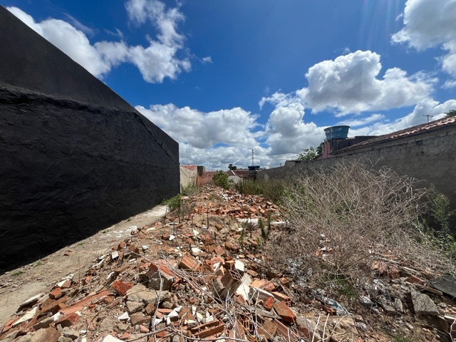 Terreno com 243m², à venda, no bairro Primavera em Arapiraca
