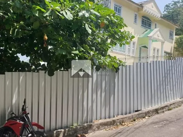 Terreno com 385m², à venda, no bairro São Francisco em Niterói