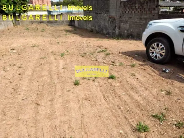 Terreno com 887m², à venda, no bairro Jardim Adelia em Jundiaí