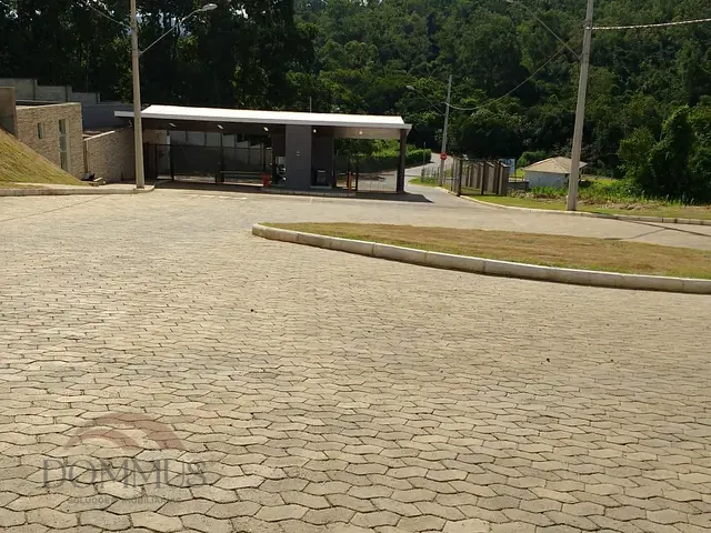 Terreno com 720m², à venda, no bairro Gran Royalle em Santana do Paraíso