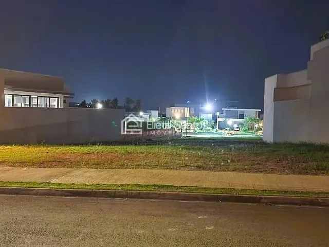 Terreno com 412m², à venda, no bairro Condomínio Pau Brasil em Americana