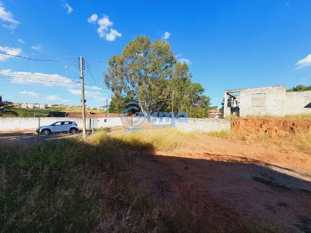 Terreno com 596m², à venda, no bairro Residencial Hípica Jaguari em Bragança Paulista