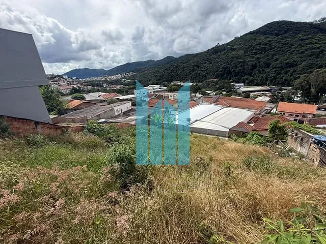 Terreno com 600m², à venda, no bairro Estância São José em Poços de Caldas