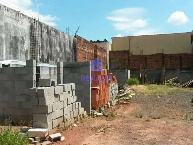 Terreno com 297m², à venda, no bairro Vila dos Lavradores em Botucatu