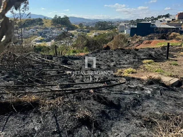 Terreno com 146m², à venda, no bairro Villa Verde em Bragança Paulista