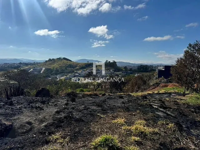 Terreno com 146m², à venda, no bairro Villa Verde em Bragança Paulista