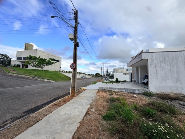 Terreno com 360m², à venda, no bairro Canafístula em Arapiraca
