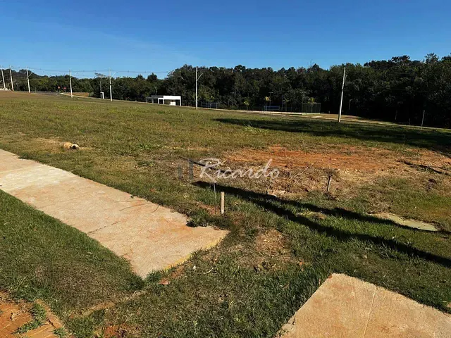 Terreno com 450m², à venda, no bairro Parqville Quaresmeira em Trindade