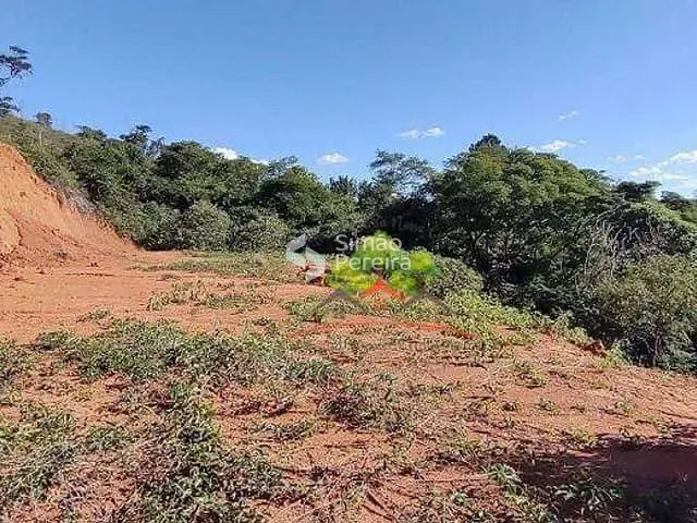 Terreno com 5500m², à venda, no bairro Balança em Simão Pereira