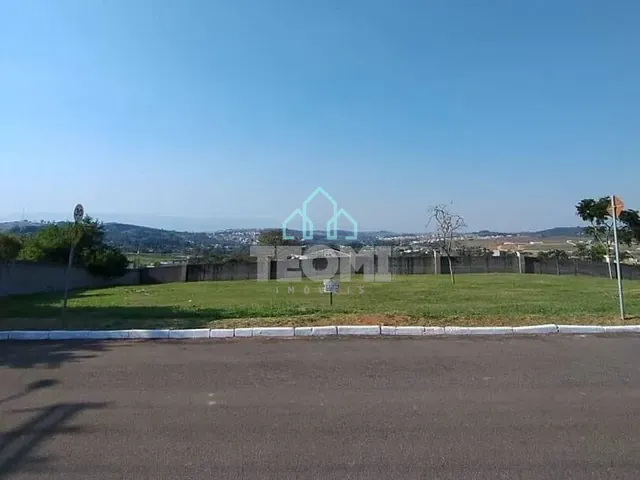Terreno com 1972m², à venda, no bairro Chácara São Félix em Taubaté