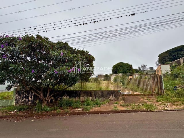 Terreno com 611m², à venda, no bairro Vila São Carlos em Apucarana
