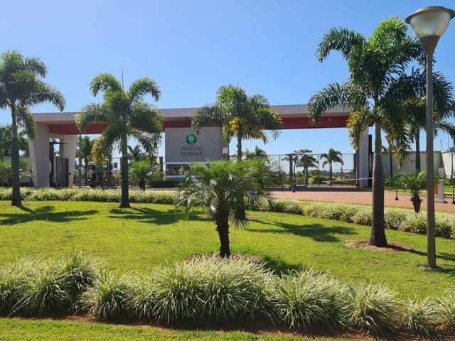 Terreno com 353m², à venda, no bairro Parque Universitário em Franca