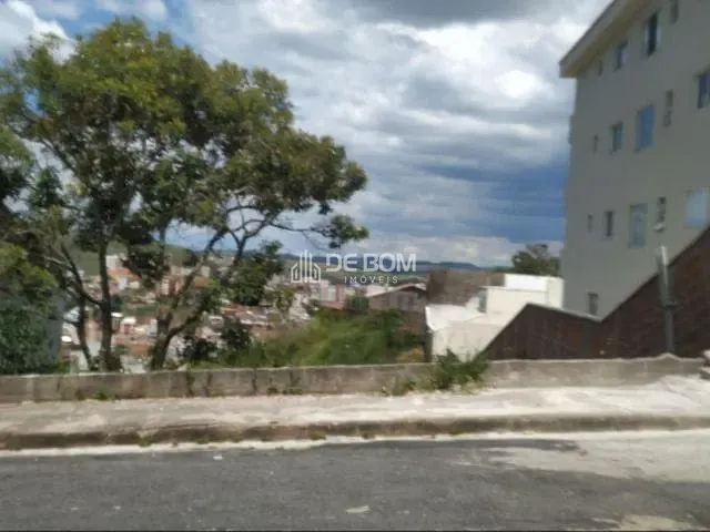 Terreno com 560m², à venda, no bairro Santa Ângela em Poços de Caldas