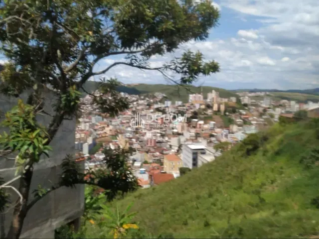 Terreno com 560m², à venda, no bairro Santa Ângela em Poços de Caldas