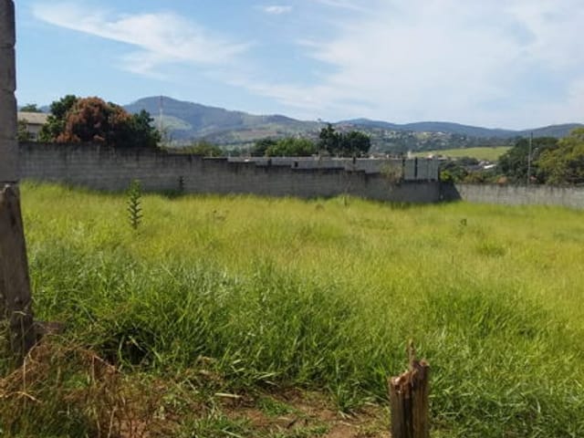 Terreno à venda, no bairro Campinas em Pindamonhangaba