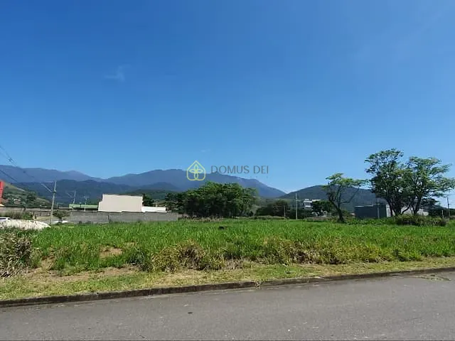 Terreno com 393m², à venda, no bairro Portal do Parque em Itatiaia