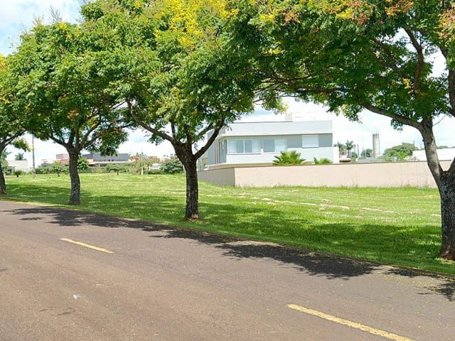 Terreno com 1615m², à venda, no bairro Loteamento Terras de Canaã em Cambé