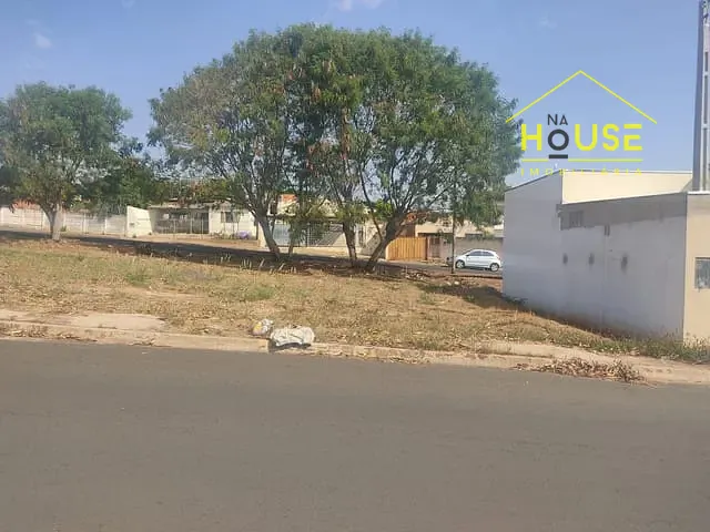 Terreno com 250m², à venda, no bairro Parque Residencial do Lago em Votuporanga