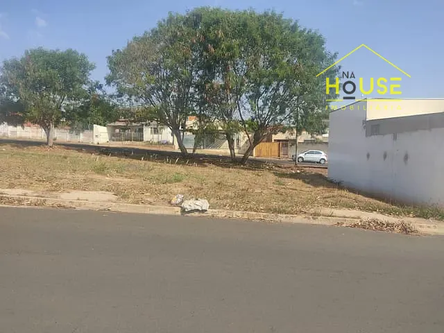 Terreno com 250m², à venda, no bairro Parque Residencial do Lago em Votuporanga