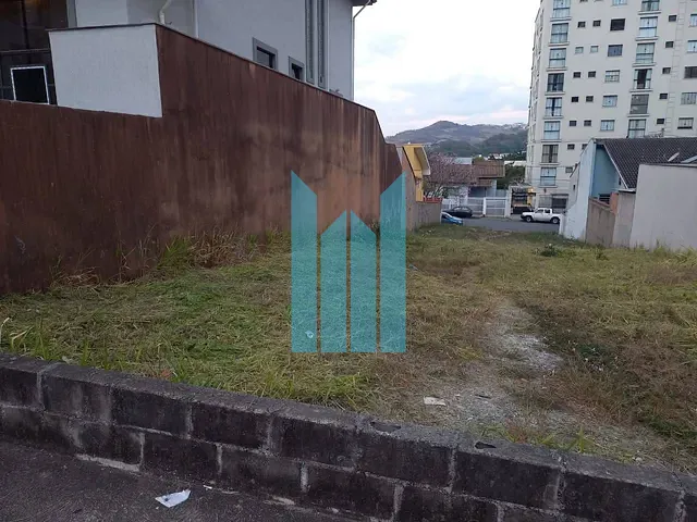 Terreno com 275m², à venda, no bairro Jardim Elvira Dias em Poços de Caldas