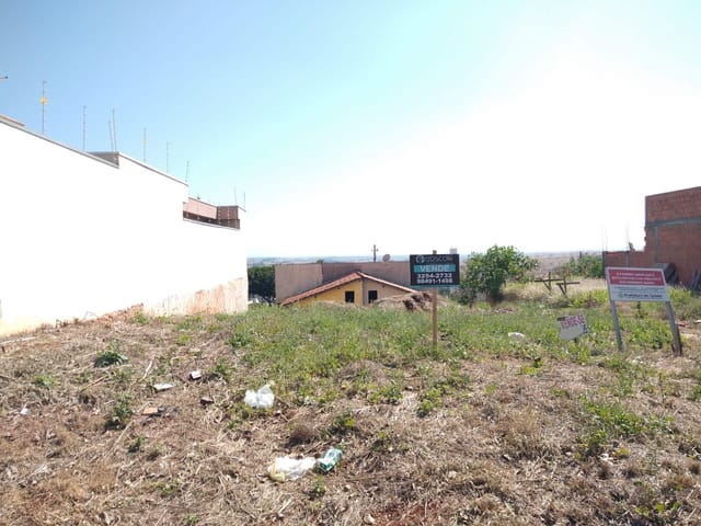 Terreno com 277m², à venda, no bairro Conjunto Habitacional Antonio em Cambé