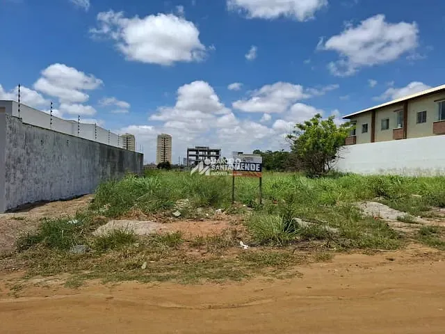 Terreno com 360m², à venda, no bairro Candeias em Vitória da Conquista