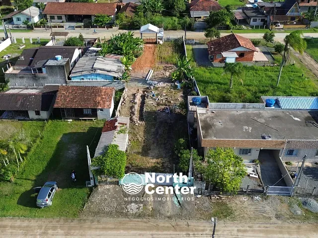 Terreno com 300m², à venda, no bairro Costeira em Balneário Barra do Sul