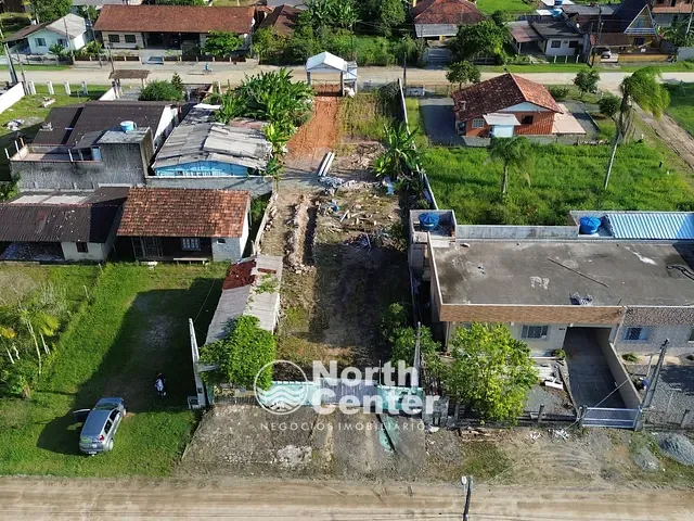 Terreno com 300m², à venda, no bairro Costeira em Balneário Barra do Sul