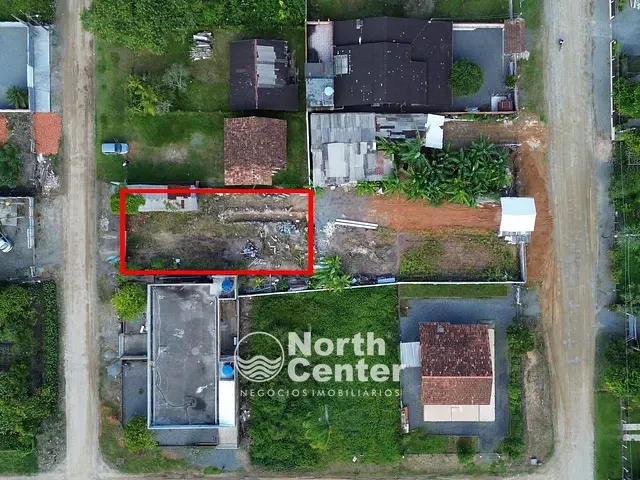 Terreno com 300m², à venda, no bairro Costeira em Balneário Barra do Sul