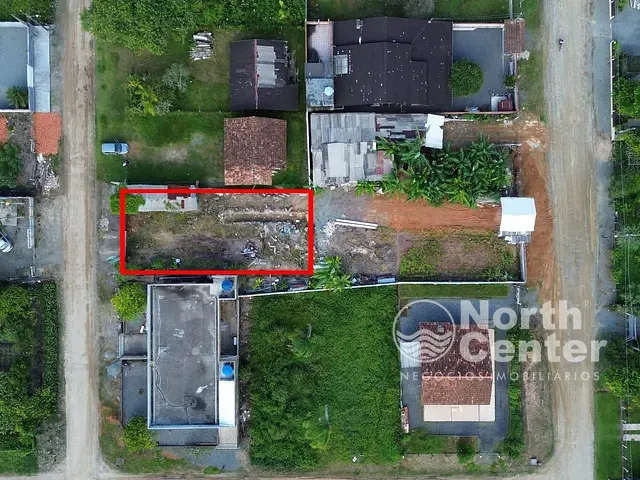 Terreno com 300m², à venda, no bairro Costeira em Balneário Barra do Sul