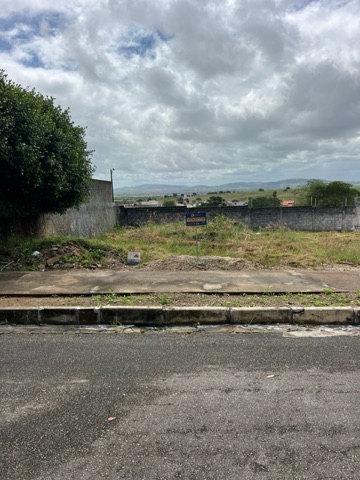 Terreno com 360m², à venda, no bairro Canafístula em Arapiraca