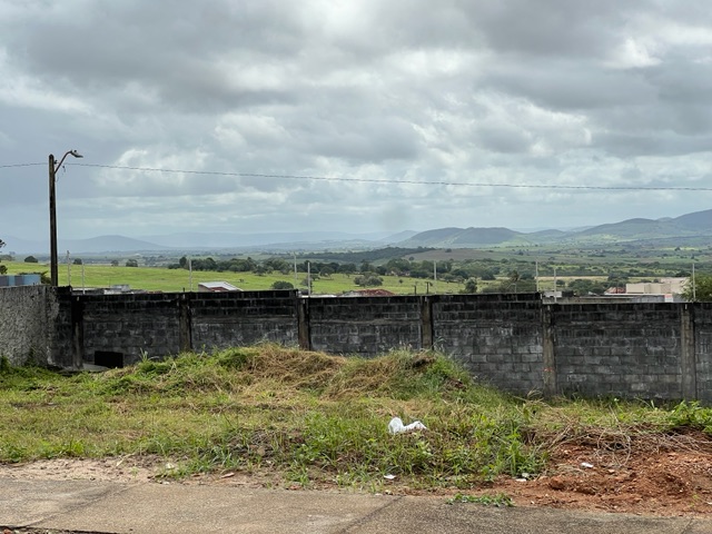 Terreno com 360m², à venda, no bairro Canafístula em Arapiraca