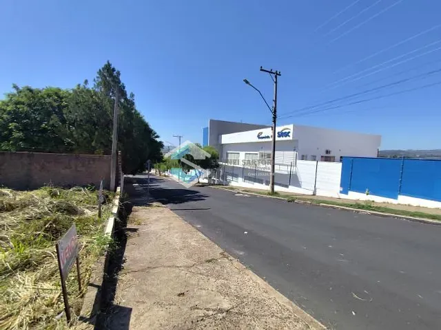Terreno com 364m², à venda, no bairro Centro  em Jacarezinho