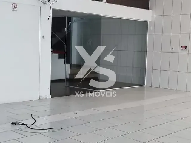 Galpão / Barracão com 1045m², à venda, no bairro Tarumã em Curitiba